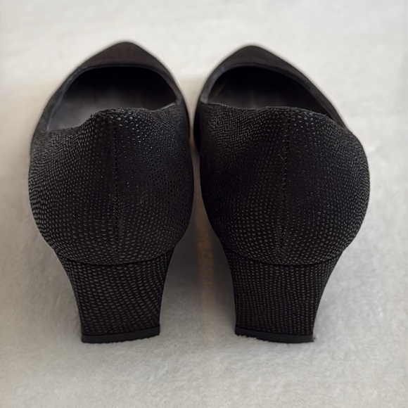 Stuart Weitzman | Goosebump Metallic Dot Textured Pointed Toe Low Wedge (7.5 M) - Picture 8 of 15